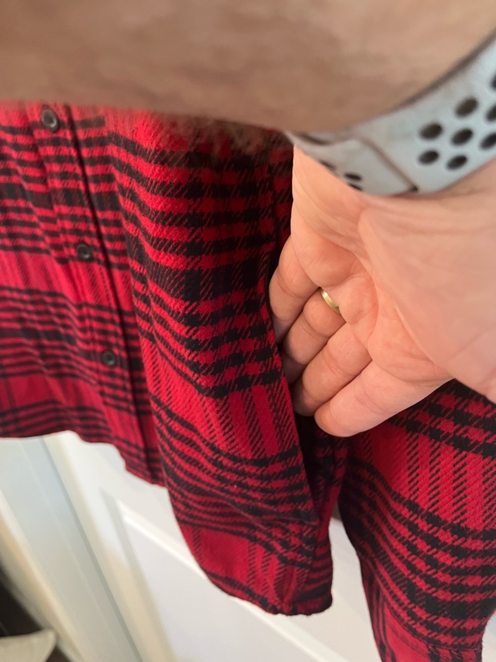 Woolrich Red and Black Plaid Flannel Shirt Jacket with Pockets - Picture 9 of 10